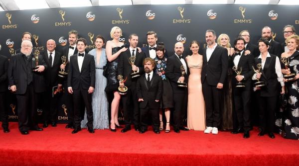 premiile emmy game of thrones sparge recordul si castiga 12 statuete
