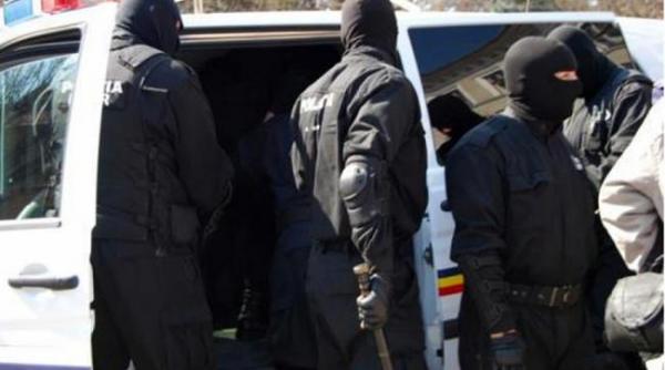 procurorii dna efectueaza perchezitii la sediul ipj bihor si la domiciliul sefului ipj