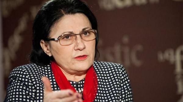 scandal in senat liberalii cer inlocuirea ecaterinei andronescu de la conducerea comisiei pentru invatamant
