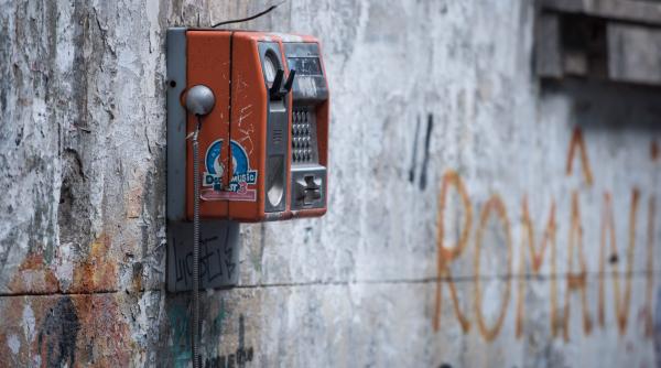 telefoanele publice dispar prin vandalizare