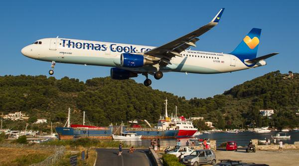 video ce se intampla daca parchezi in spatele unui boeing 757