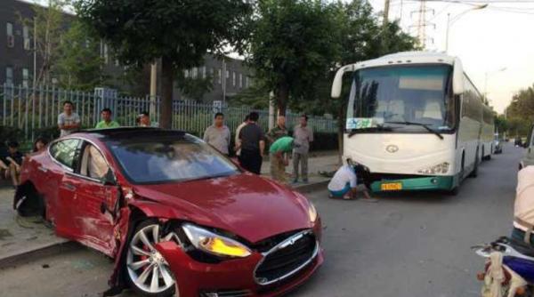 china proces impotriva companiei tesla dupa moartea unui sofer intr un model tesla s