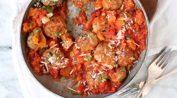 reteta zilei chiftele ardelenesti cu sos si tarhon