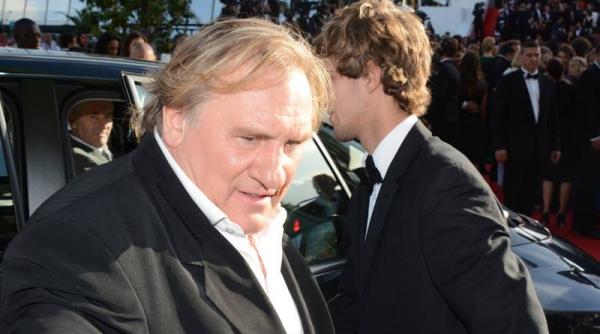 depardieu franta este populata de imbecili care fac branza puturoasa