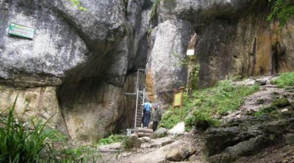 turisti britanici rataciti in canionul 7 scari judetul brasov