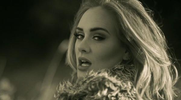 adele se plange ca renuntarea la fumat i a schimbat vocea in rau