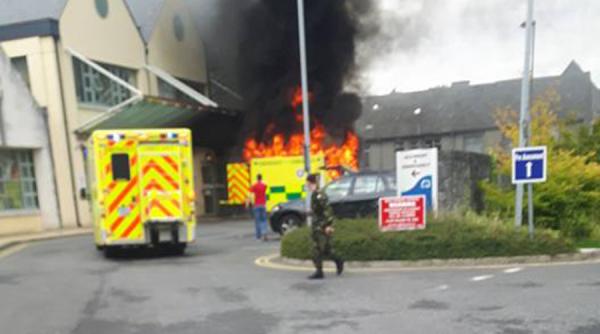 video o ambulanta a explodat in timp ce transporta un batran