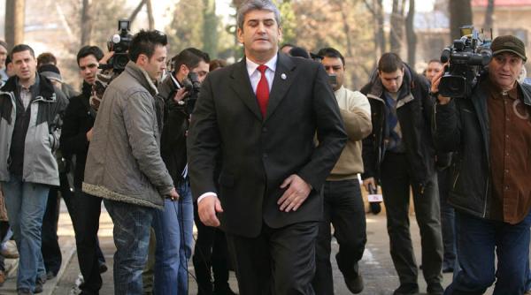 gabriel oprea nu si a prezentat demisia ce spune presedintele senatului
