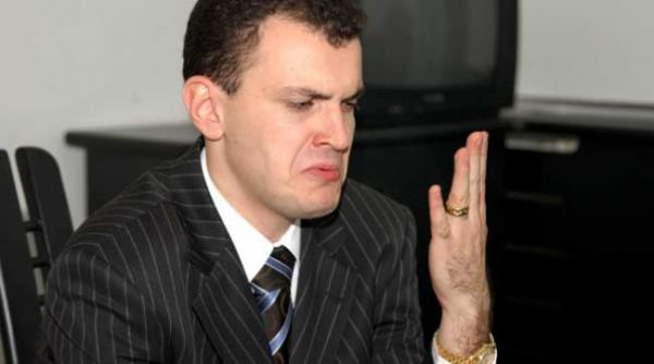 ghita se autodenunta la parchet am participat la falsificarea raportului de expertiza privind teza de doctorat a sefei dna