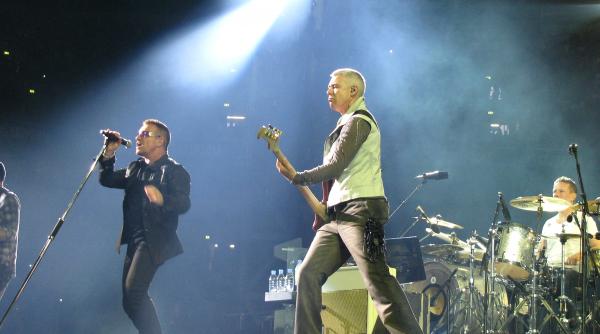 u2 aniverseaza 40 de ani de la infiintare