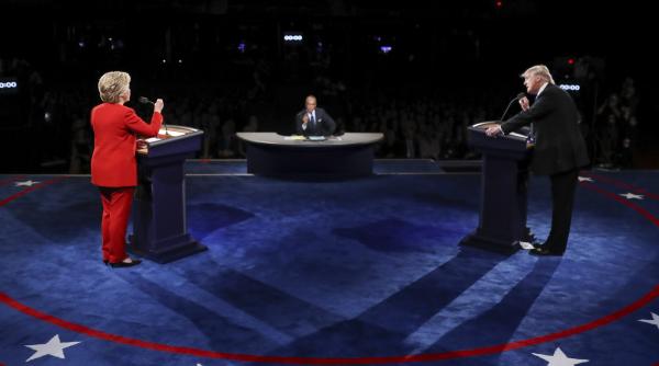 confruntare cu scantei intre clinton si trump