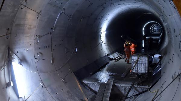 din 2021 vom urca din metrou direct in avion