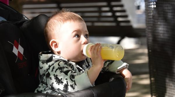 parintii ar trebui sa fie ingrijorati cat zahar contine un pahar cu suc din alimentara