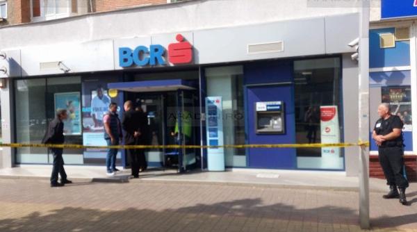 jaf armat la o banca din arad