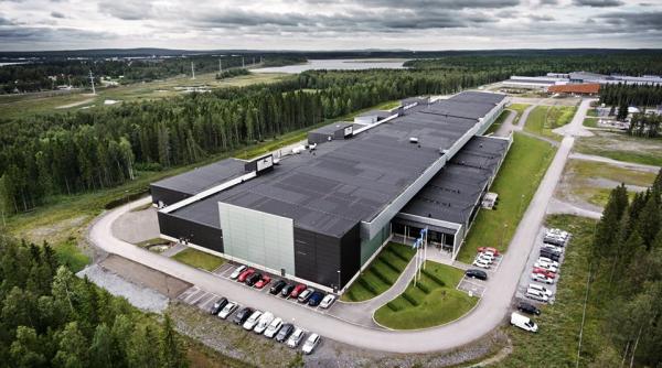 zuckerberg publica fotografii cu centrul de date aflat langa cercul polar