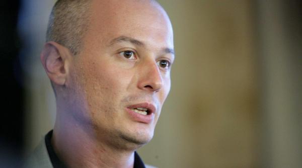 bogdan olteanu poate lua legatura cu familia dar ramane in arest la domiciliu