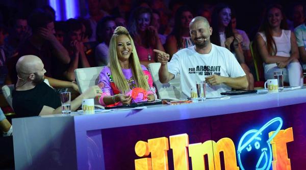 delia se tine de farse la iumor