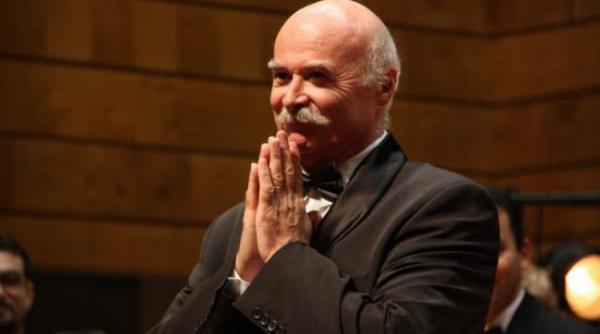 tudor gheorghe si a lansat cartea va dau un an din viata mea in foaierul teatrului national marin sorescu din craiova