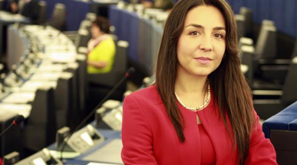 claudia tapardel reclama catre institutiile europene declaratiile denigrante la adresa romanilor din uk