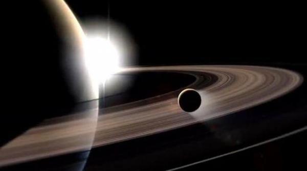 dione una dintre lunile lui saturn are probabil un ocean de apa similar europei