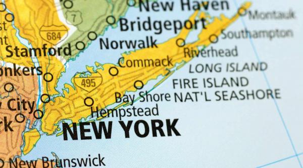 sua un tren local a deraiat in long island new york 29 de raniti si trafic suspendat