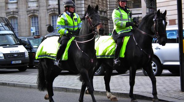 iasiul isi face patrula calare ca la londra