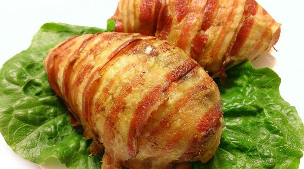 ciocanele de pui invelite in bacon