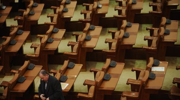 sedinta de plen a camerei deputatilor a fost suspendata din lipsa de cvorum