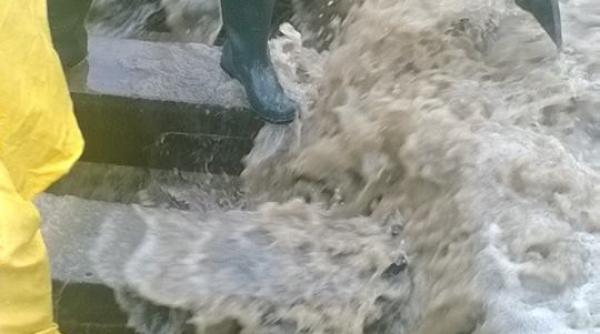 inundatii pe calea ferata traficul feroviar este afectat
