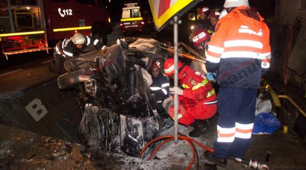accident grav in bistrita un barbat a murit dupa ce a intrat cu autoturismul intr un cap de pod