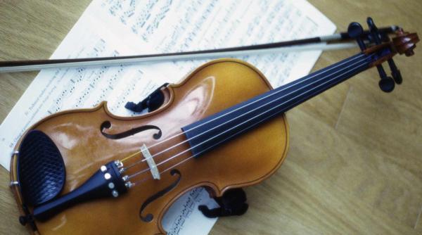 a murit un indragit artist roman