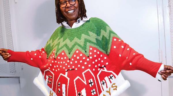 whoopi goldberg pregateste lansarea unei colectii de pulovere pentru sarbatorile de iarna