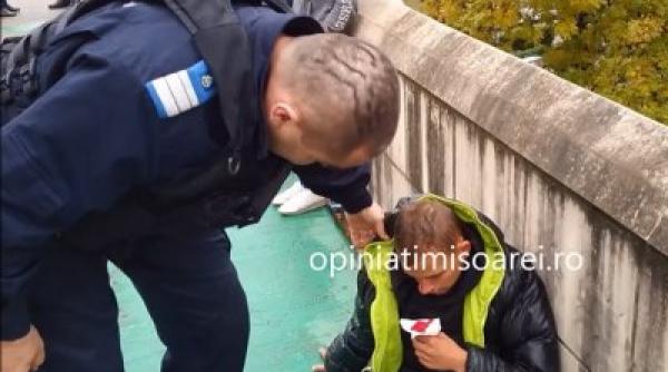 hot de buzunare prins si batut de mai multi barbati