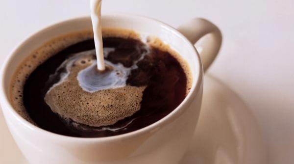 tu stii la ce ora e bine sa ti bei cafeaua dar cand e interzis sa faci asta