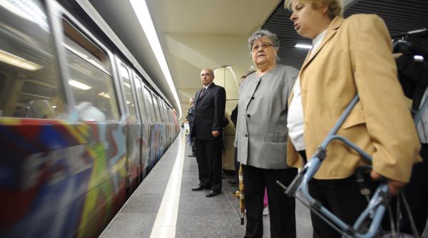 metrorex sustine ca functioneaza la capacitate maxima la orele de varf 60 de trenuri sunt in circulatie pe intreaga retea de metrou