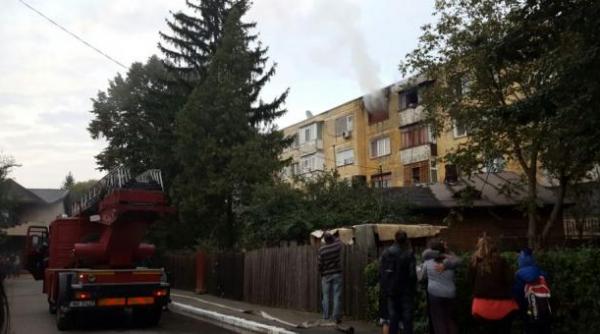 prahova incendiu violent intr un apartament de la ultimul etaj al unui bloc din ploiesti