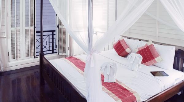 cum poti afla daca lenjeria de pat din camera de hotel a fost schimbata