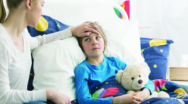 febra copilului sare de 38 cum procedam