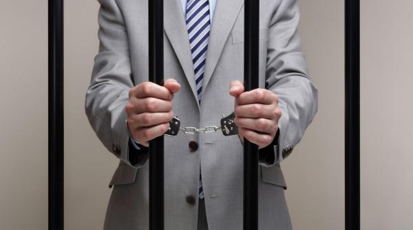 inchisoare pentru avocatii care nu si denunta clientii