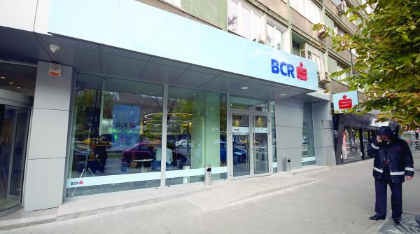 bancherii isi doresc clienti scoliti