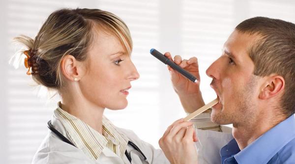 sfatul medicului 5 semne ca ai putea avea cancer esofagian