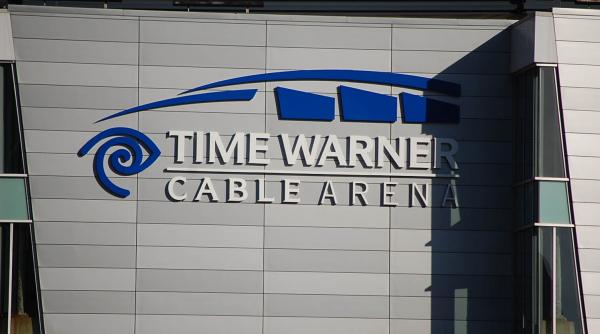 gigantul media time warner va fi cumparat de compania at t