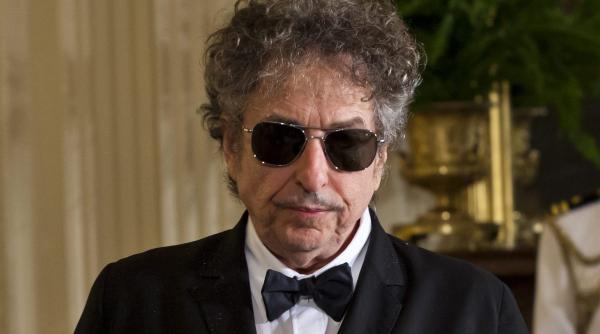 bob dylan obraznicit pentru ca se ascunde de nobel