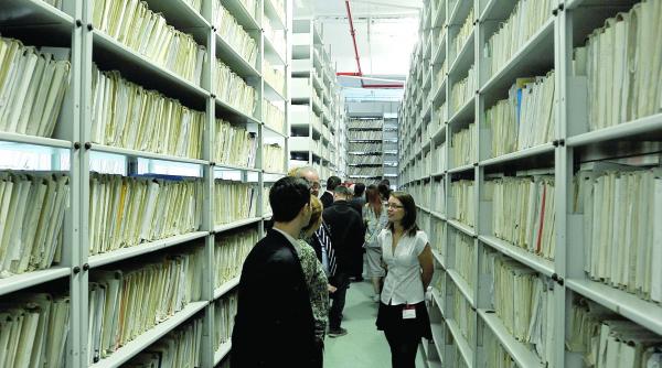 firme inchise pe banda rulanta