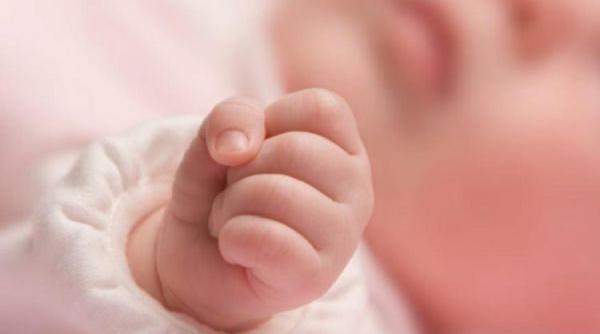 superstitii populare romanesti moasa de buric