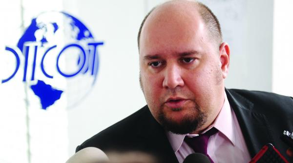 black cube s a inecat la malul tamisei