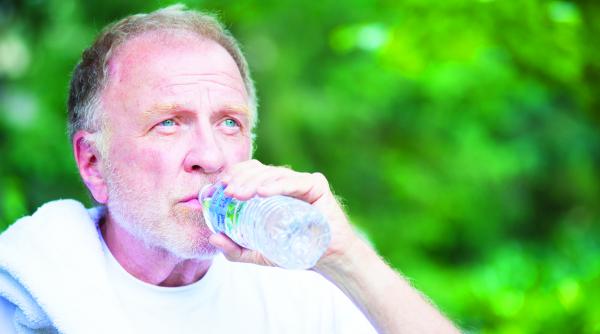 studiu de ce nu putem bea apa cand nu ne este sete