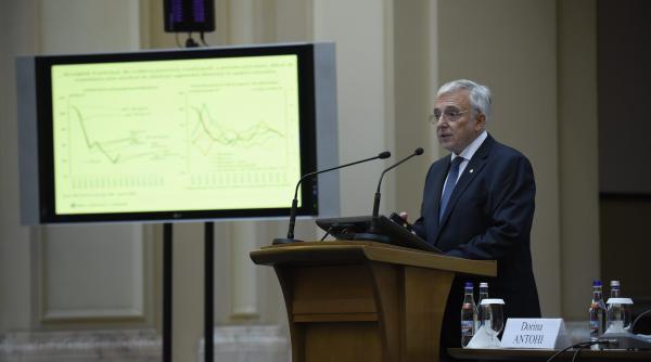 isarescu se ia de banci renuntati la tupeism