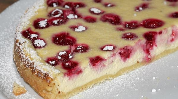 reteta zilei prajitura cu branza si capsuni