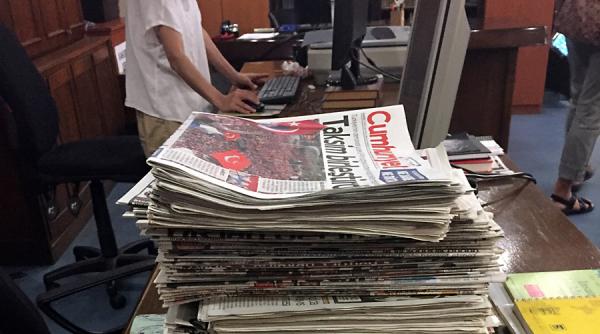 turcia nu ne vom preda sustine cotidianul cumhuriyet dupa arestarea redactorului sau sef